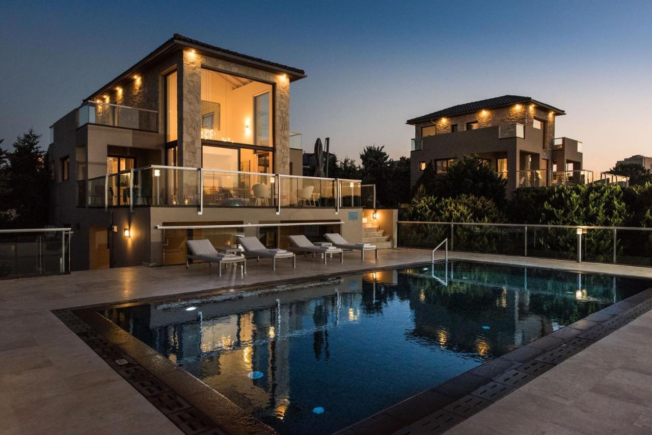 Magnifique Villa Avec Piscine Au Bord De Mer Chorafakia Екстер'єр фото