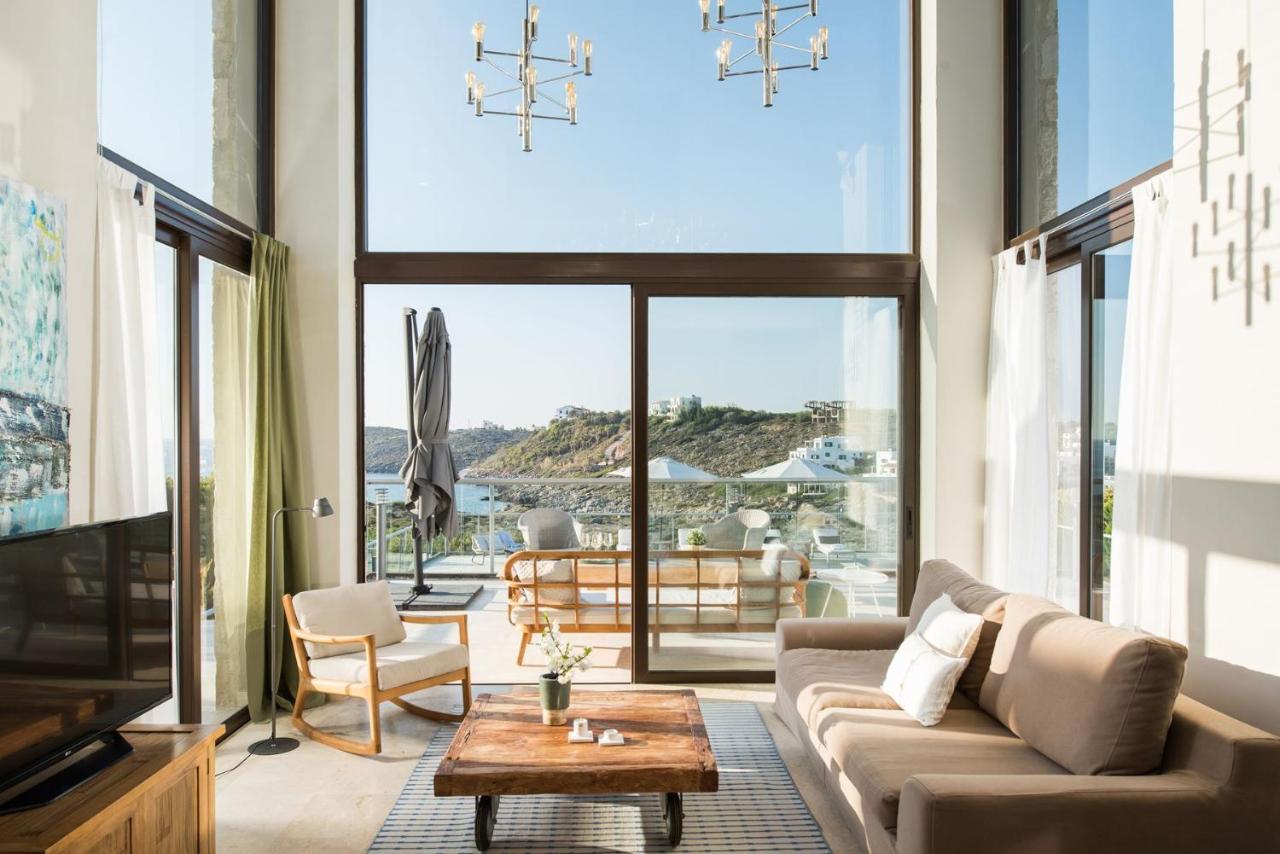 Magnifique Villa Avec Piscine Au Bord De Mer Chorafakia Екстер'єр фото
