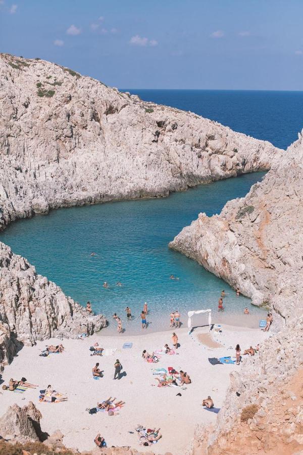 Magnifique Villa Avec Piscine Au Bord De Mer Chorafakia Екстер'єр фото